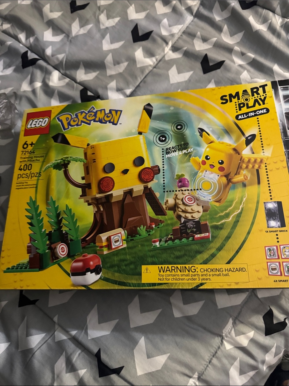 LEGO Pokémon Pikachu Smart Play Yellow Building Set with Green Base